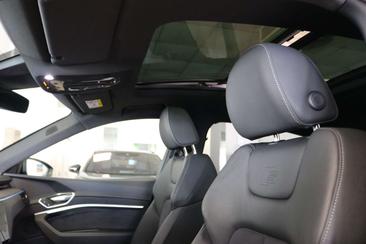 Audi E-tron Sportback — photo 15