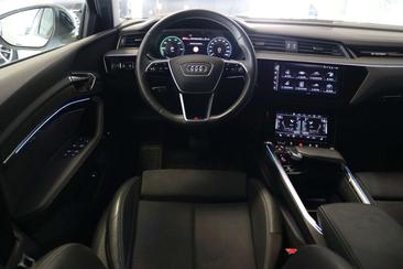 Audi E-tron Sportback — photo 16