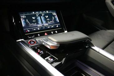 Audi E-tron Sportback — photo 18