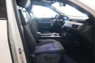 Audi E-tron Sportback — photo 33