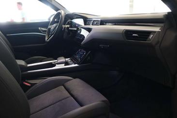 Audi E-tron Sportback — photo 34