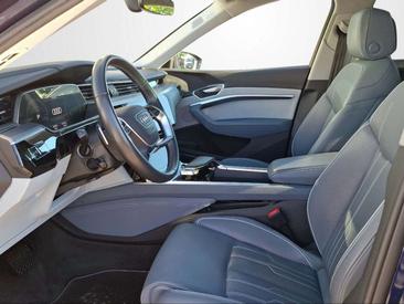 Audi E-tron S Line 50 — photo 8