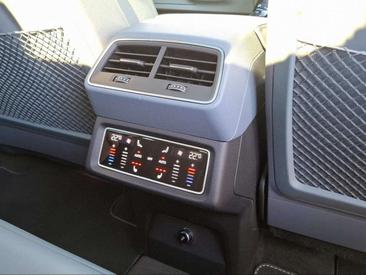 Audi E-tron S Line 50 — photo 12