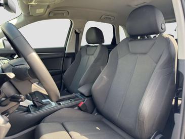 Audi Q3 35 TDI — photo 11