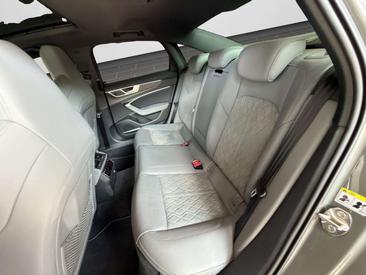 Audi S6 Limousine — photo 14