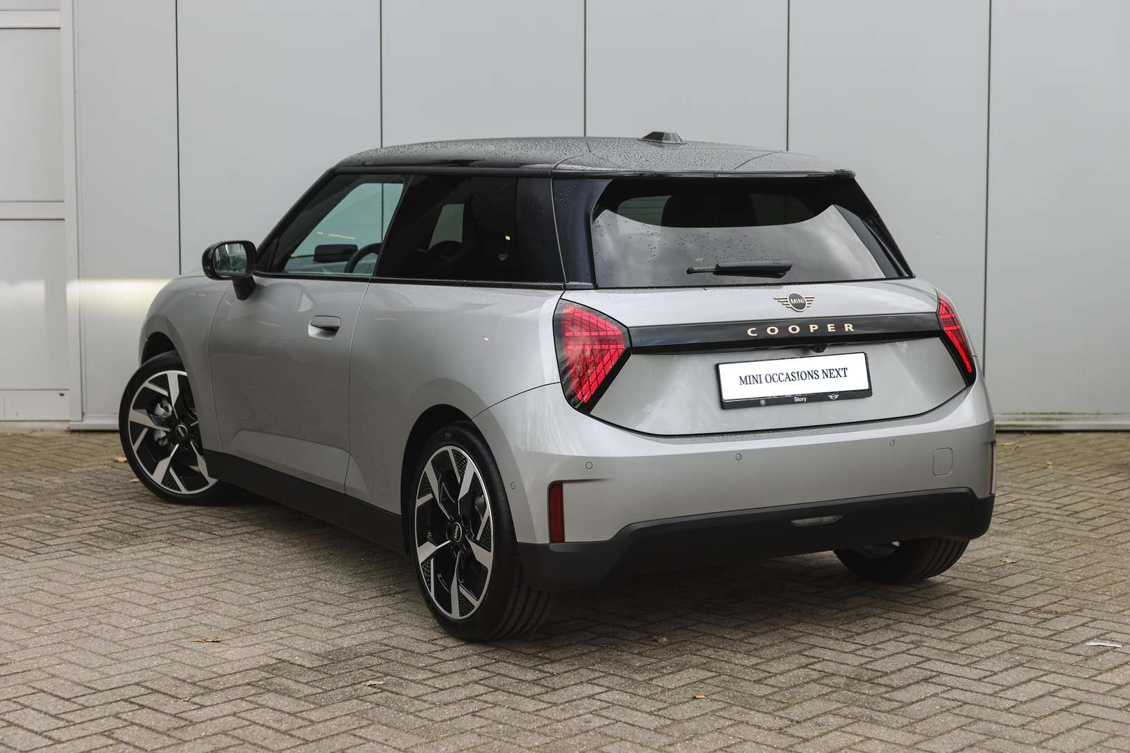 Mini Hatchback Cooper E Favoured - 2025 - Joinsteer - #1