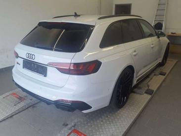 Audi RS4 Avant Black Matrix — photo 2