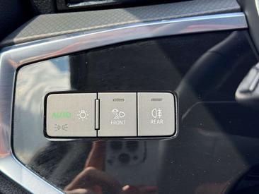 Audi Q3 35 TDI — photo 21