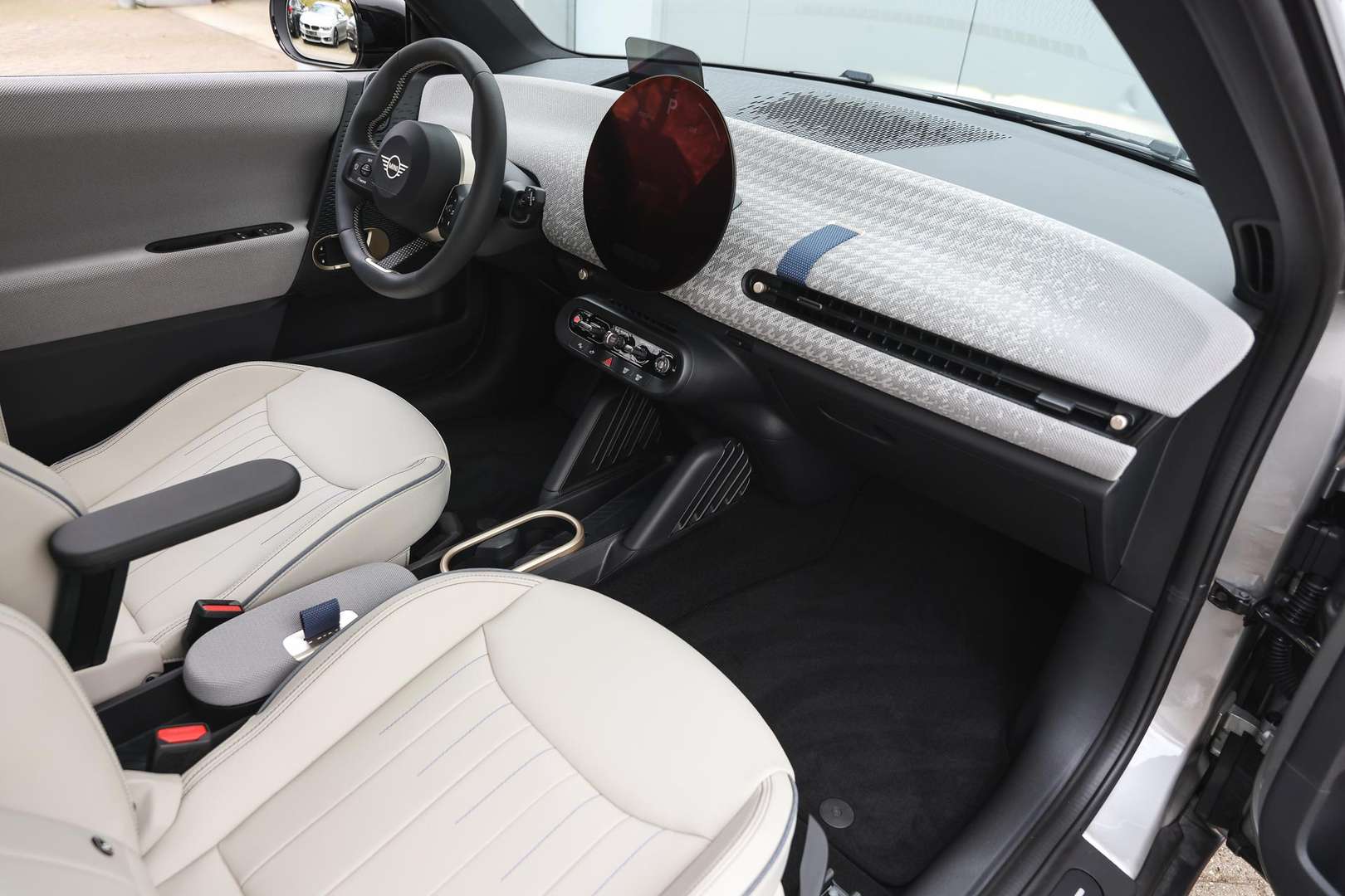 Mini Hatchback Cooper E Favoured - 2025 - Joinsteer - #6