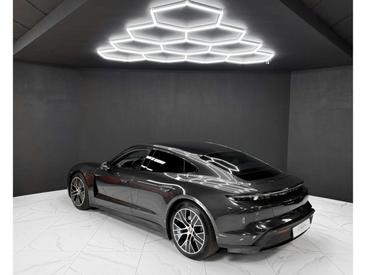 Porsche Taycan Performance Package — photo 3