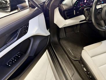Porsche Taycan Performance Package — photo 12