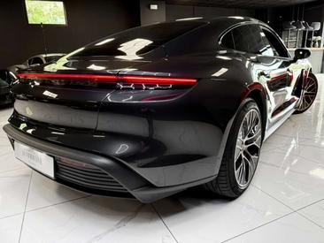 Porsche Taycan Performance Package — photo 16