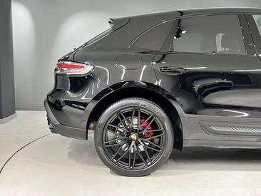 Porsche Macan Electrique S — photo 14