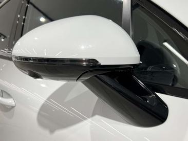 Porsche Macan Electrique S — photo 13