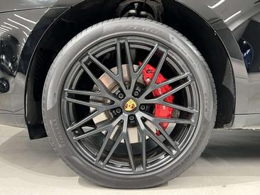 Porsche Macan Electrique S — photo 18