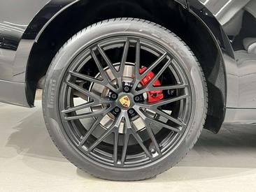 Porsche Macan Electrique S — photo 20