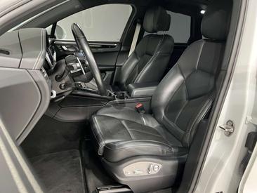 Porsche Macan Electrique S — photo 21