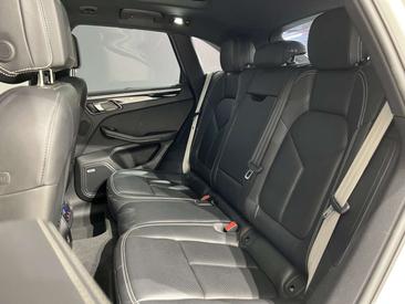 Porsche Macan Electrique S — photo 23