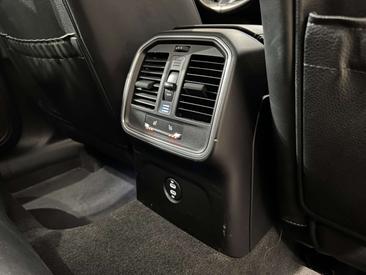 Porsche Macan Electrique S — photo 24
