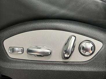 Porsche Macan Electrique S — photo 25