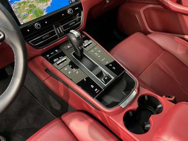 Porsche Macan Electrique S — photo 31