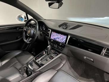 Porsche Macan Electrique S — photo 29
