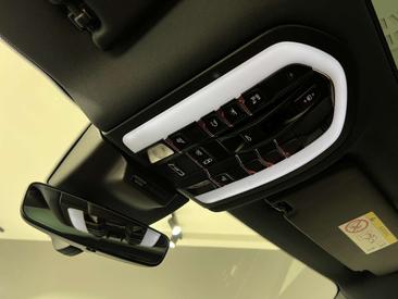Porsche Macan Electrique S — photo 34