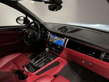 Porsche Macan Electrique S — photo 35