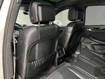 Porsche Macan Electrique S — photo 31
