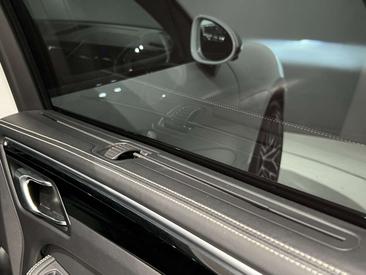 Porsche Macan Electrique S — photo 34