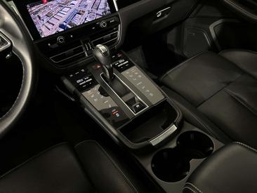 Porsche Macan Electrique S — photo 37