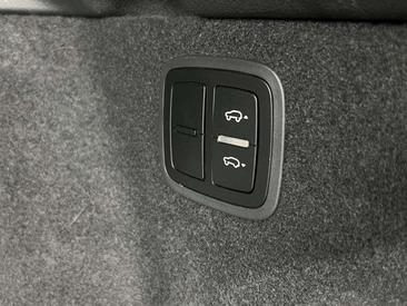 Porsche Macan Electrique S — photo 45