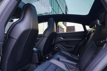 Porsche Taycan — photo 8
