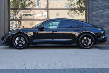 Porsche Taycan — photo 10