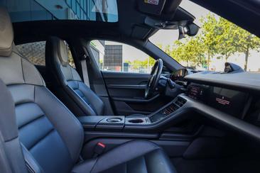 Porsche Taycan — photo 15