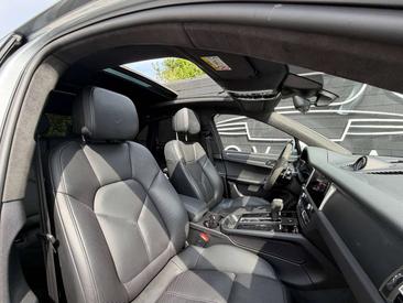Porsche Macan Electrique Turbo — photo 11