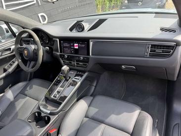 Porsche Macan Electrique Turbo — photo 12