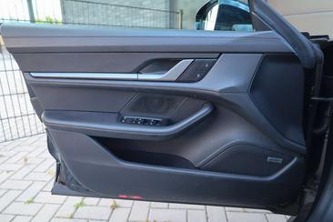 Porsche Taycan — photo 20