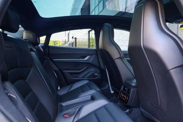 Porsche Taycan — photo 21