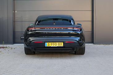 Porsche Taycan — photo 25