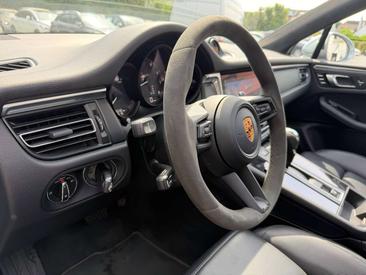Porsche Macan Electrique Turbo — photo 20