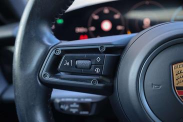 Porsche Taycan — photo 29