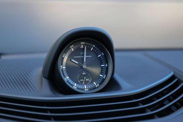 Porsche Taycan — photo 31