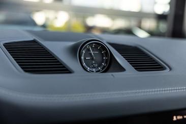Porsche Cayenne III E-Hybrid Platinum — photo 27