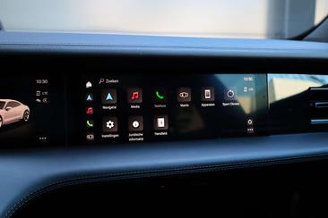Porsche Taycan — photo 43