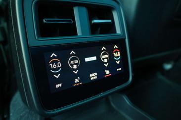Porsche Taycan — photo 44