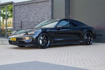 Porsche Taycan — photo 48