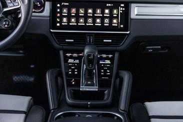 Porsche Cayenne III E-Hybrid Platinum — photo 36