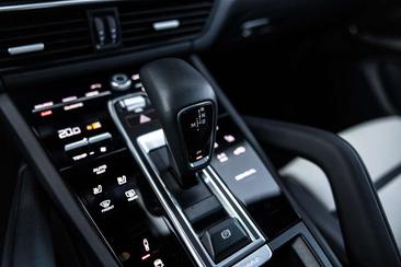 Porsche Cayenne III E-Hybrid Platinum — photo 39