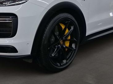Porsche Cayenne III Turbo S E-Hybrid — photo 6